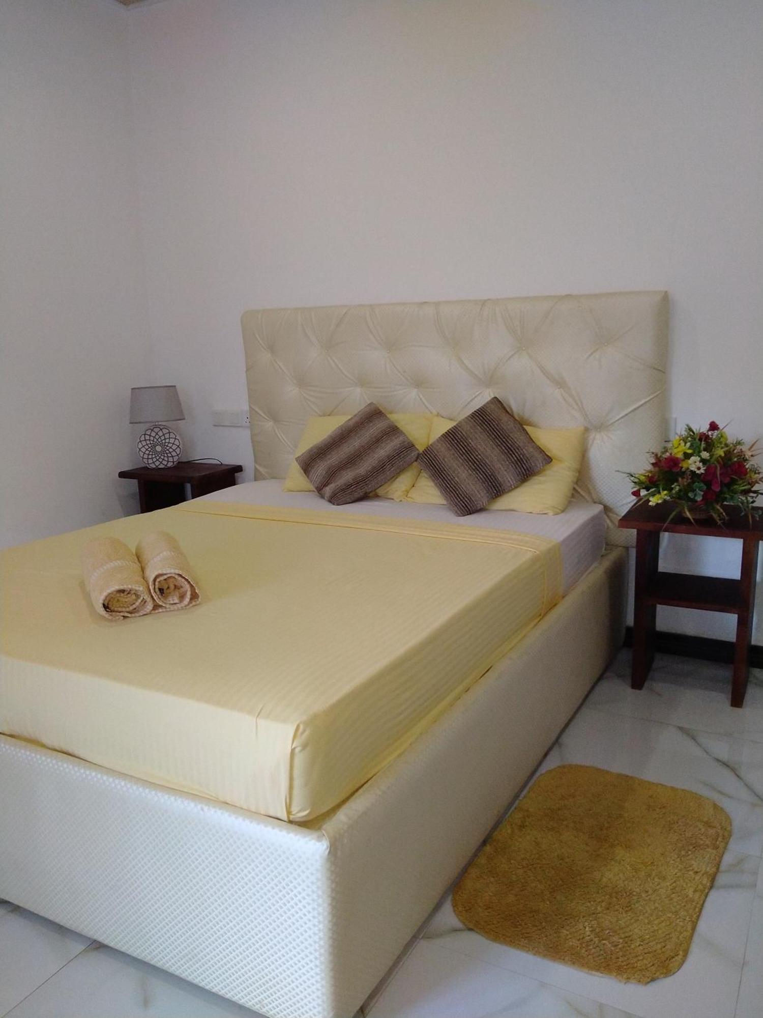 Living Home Negombo Habitación foto